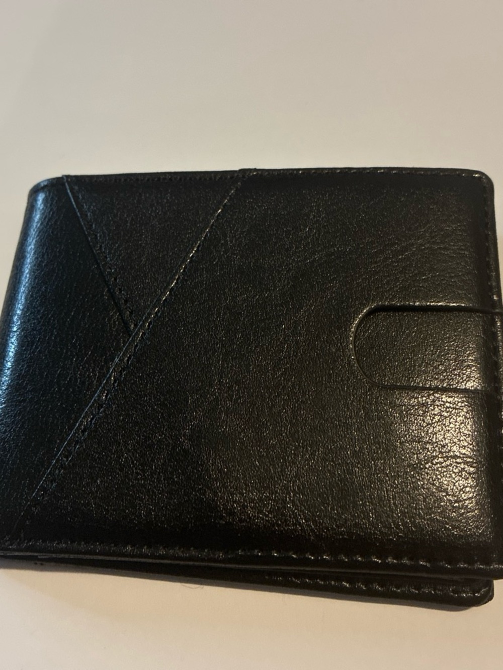 Men's Black Leather Card & Key Holder Wallet - Secure Snap Closure